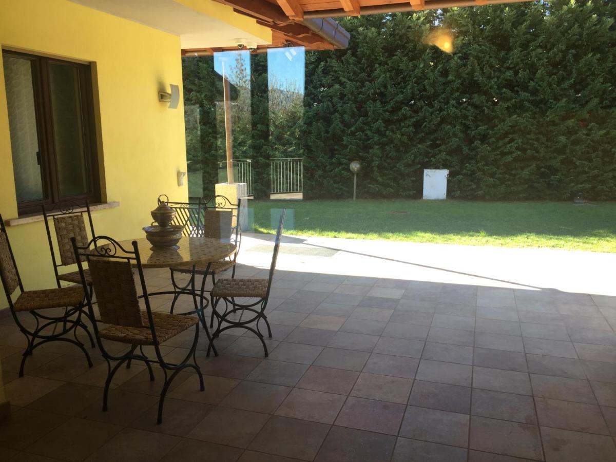 Villa Althea Ronago Exteriör bild