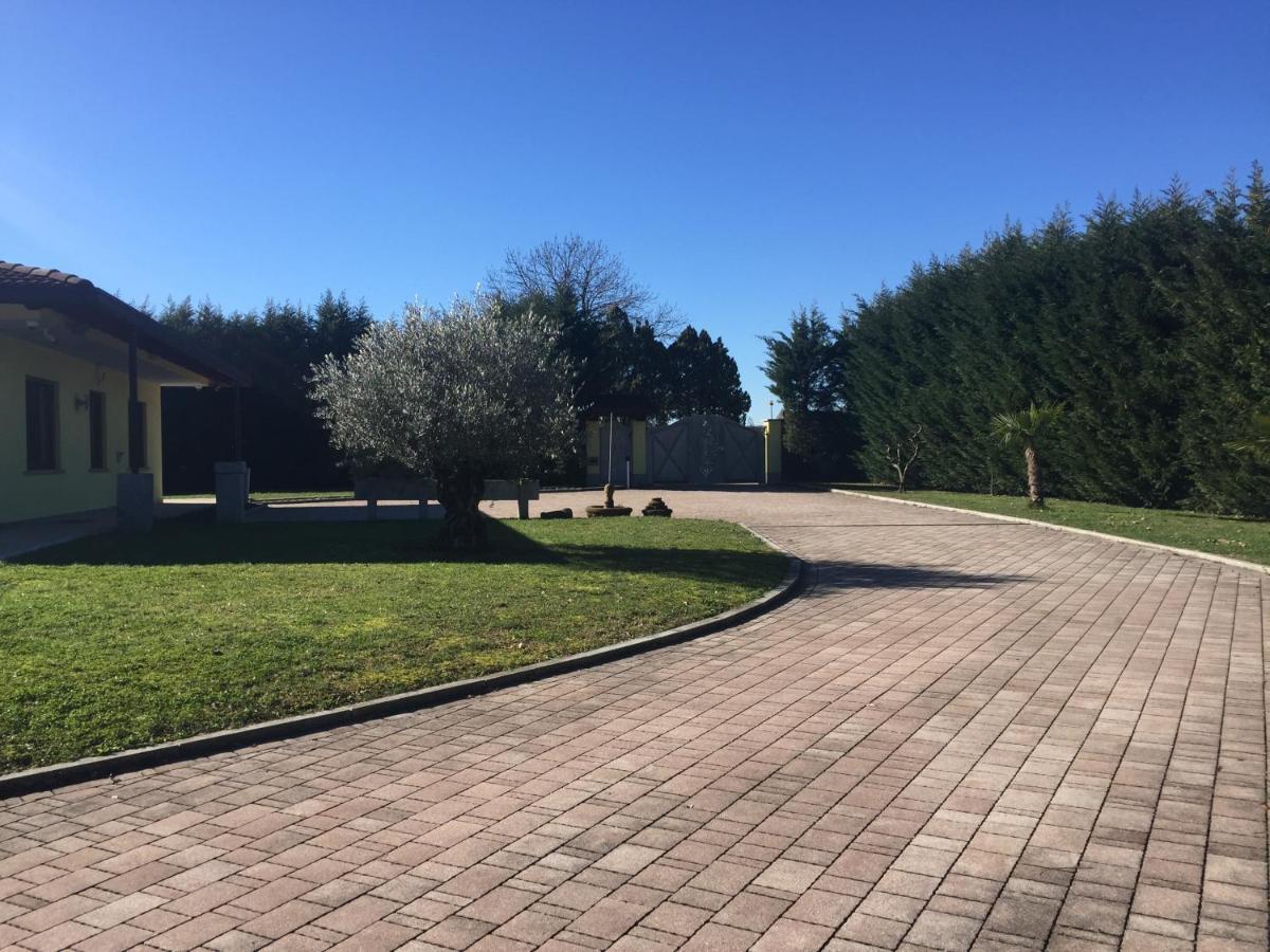Villa Althea Ronago Exteriör bild