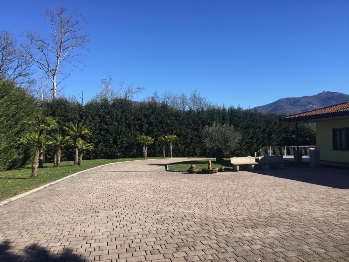 Villa Althea Ronago Exteriör bild