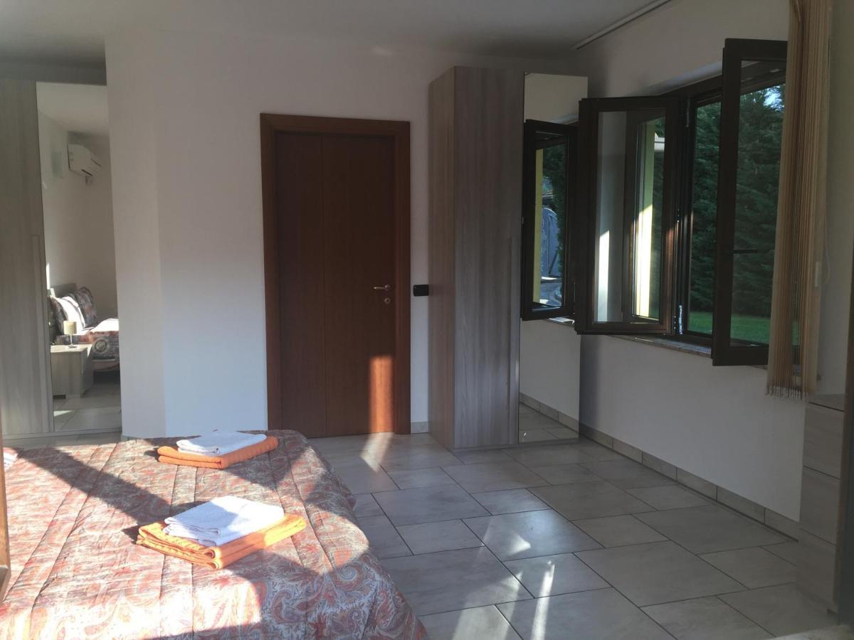 Villa Althea Ronago Exteriör bild